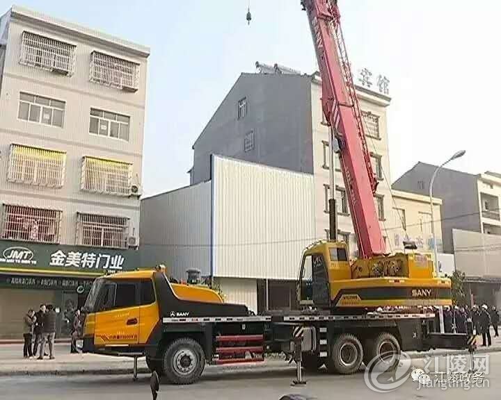 2142076506.jpg